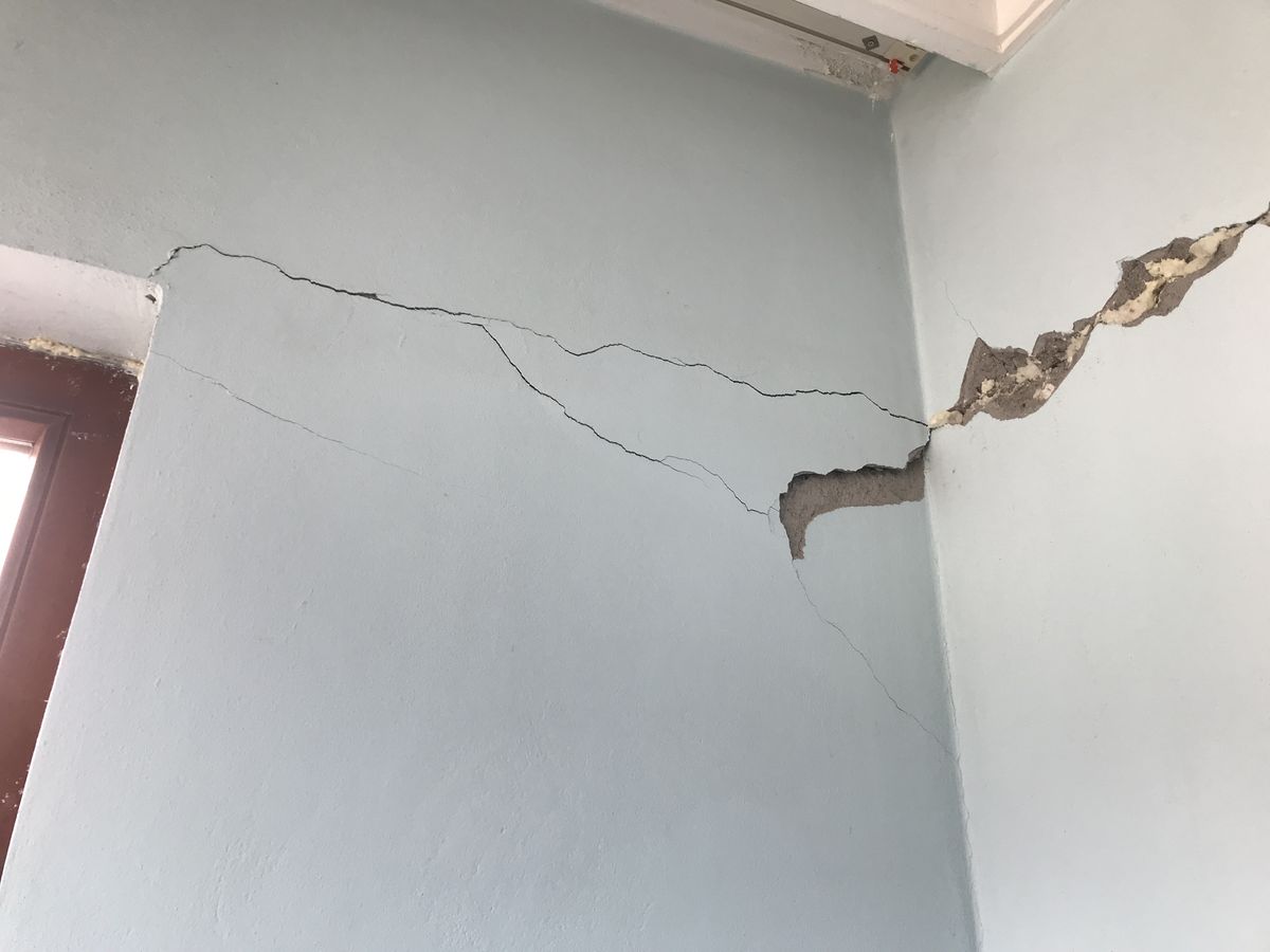 Nhà bị nứt tường có nguy hiểm không